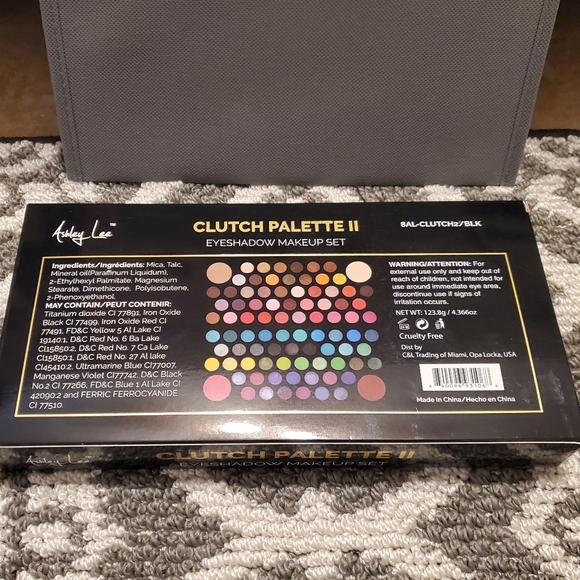 Makeup - Picture 2 of 4